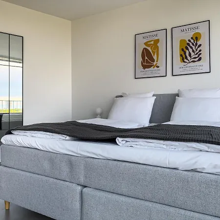 Exclusive Penthouse With Sunset Views Lägenhet